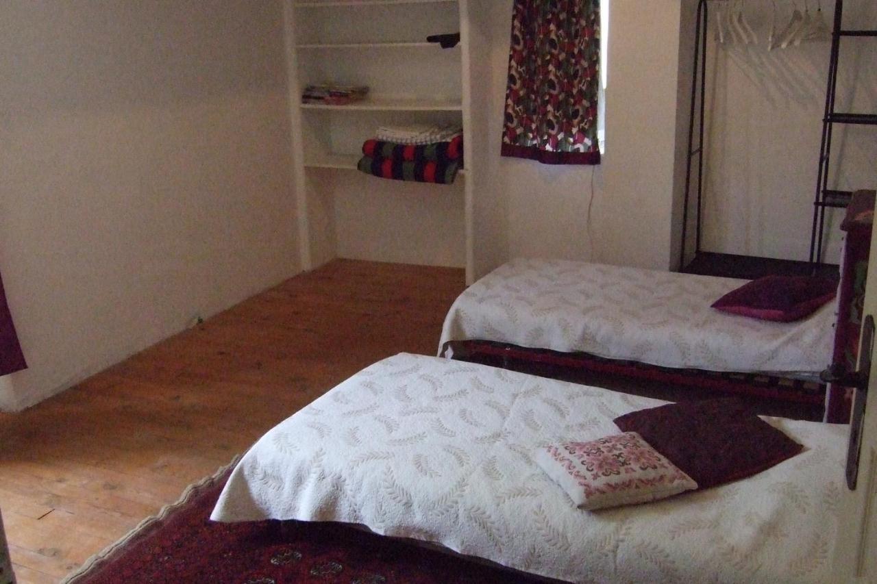 Une Maison Dans Le Village Ribiers Экстерьер фото