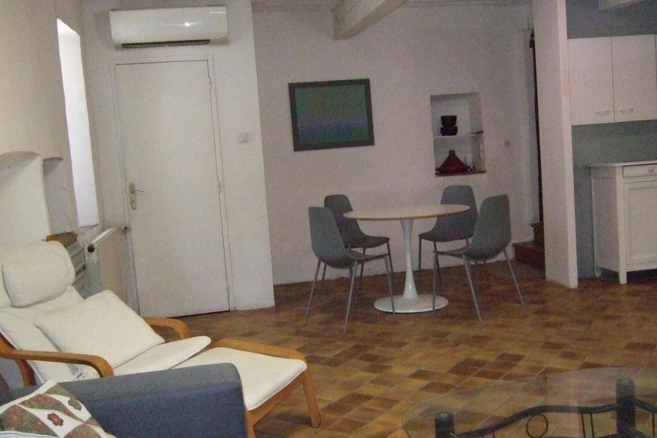 Une Maison Dans Le Village Ribiers Экстерьер фото