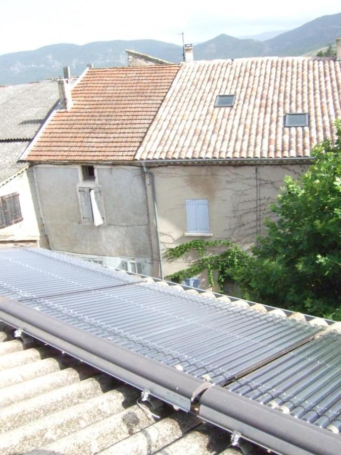 Une Maison Dans Le Village Ribiers Экстерьер фото