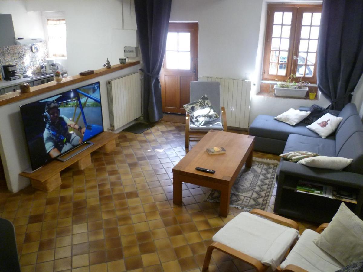 Une Maison Dans Le Village Ribiers Экстерьер фото