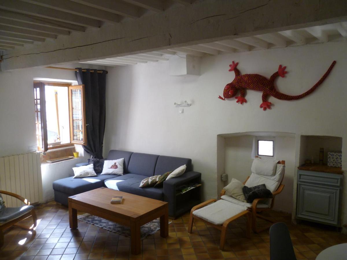 Une Maison Dans Le Village Ribiers Экстерьер фото